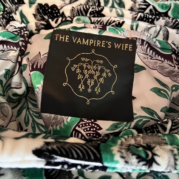 Elegant Floral Shoulder Bag in Green and Black - Picture 5 of 7